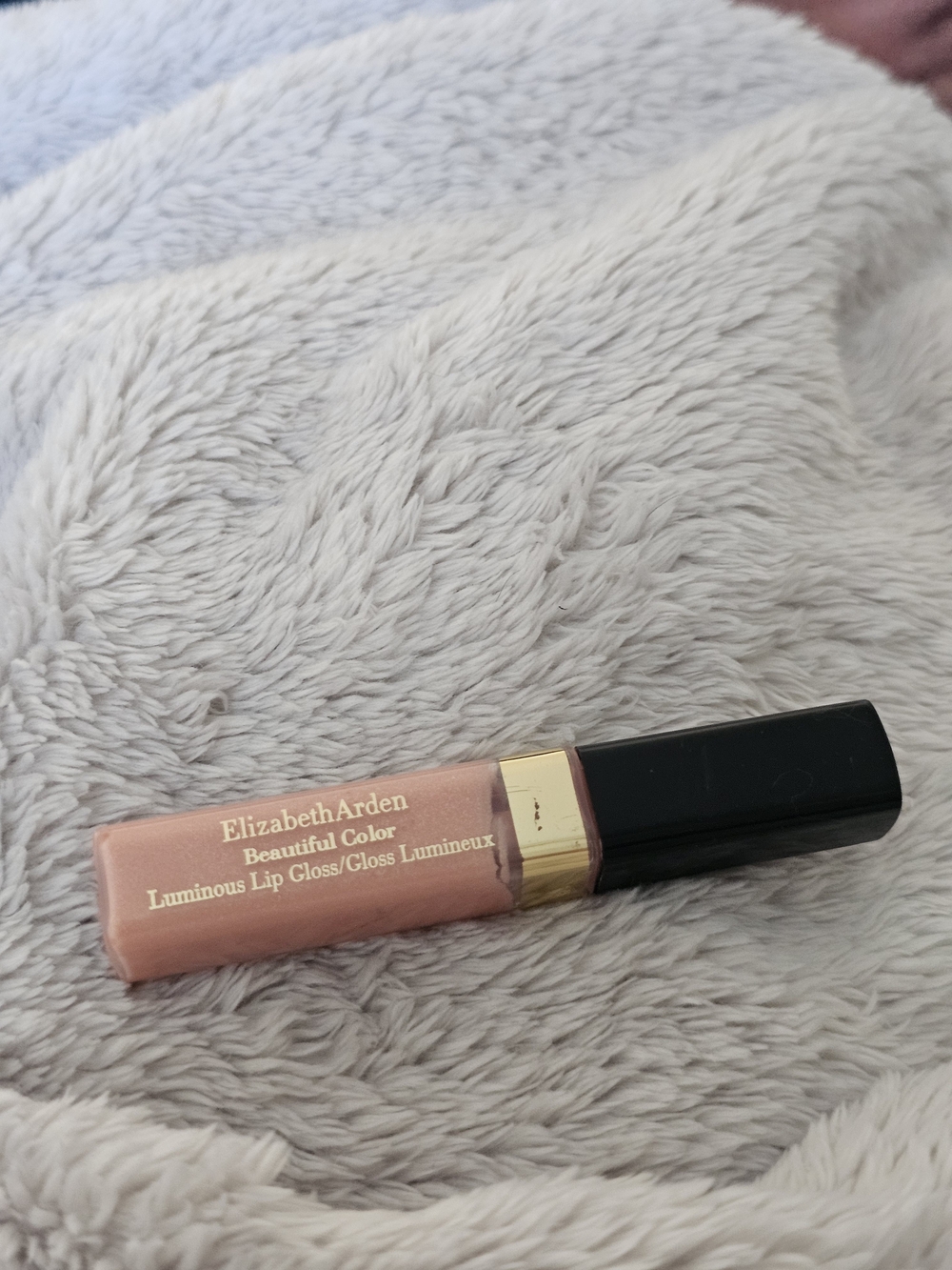 Elizabeth Arden Luminous Lip Gloss in Peach